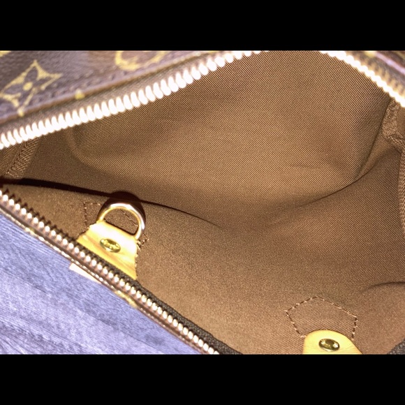 LV Speedy 30 handbag. Gently used… includes dust bag - Picture 4 of 10